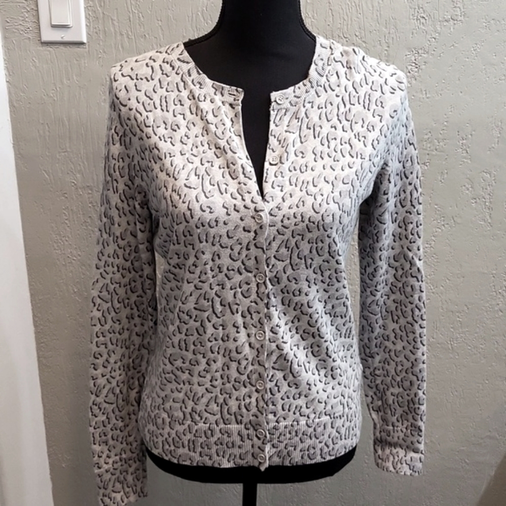 GAP Button Front Gray Leopard Animal Print Cardigan